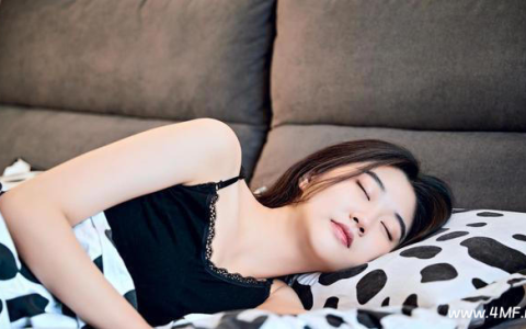 被8小时睡眠论骗了?人生各阶段最佳睡眠时长是多久?-绿动下载
